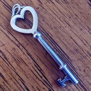 Authentic Tiffany & Co.925 heart key pendant